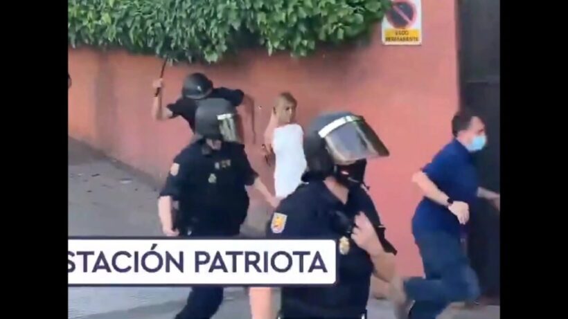 Madrid police thug attacks Isabel Peralta